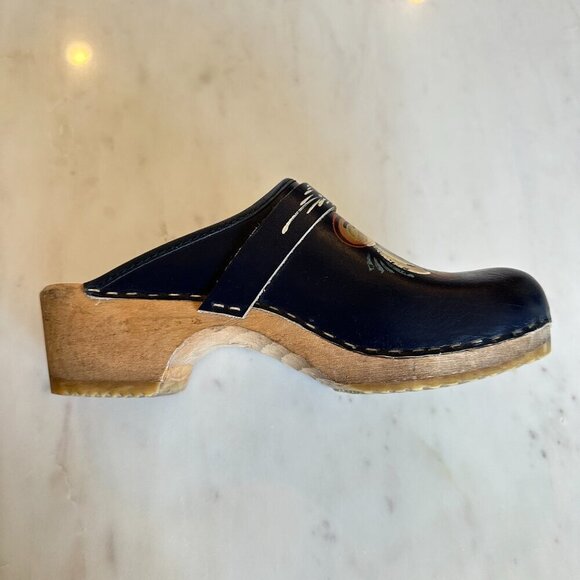 Handpainted Holie Made in Sweden Wooden Clogs with‎ Navy Leather Floral Size 7 - Picture 4 of 8